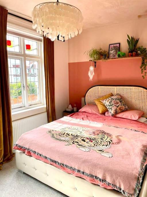 3 Bedroom Spacious Seaside Apartment With Estuary Views Σάουθεντ-ον-Ση Εξωτερικό φωτογραφία